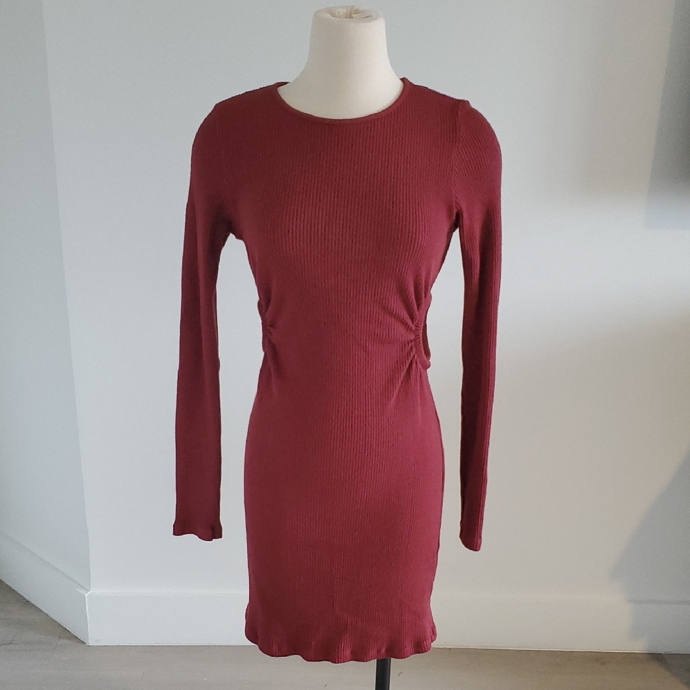 Monrow womens Burgundy Ribbed knit Long Sleeve Dress With Cut Out Sides Size L - Picture 2 of 10